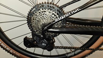 Superior XF 9.6 Team (L) Nové, záruka 11/2027+ XT pedály. - 9