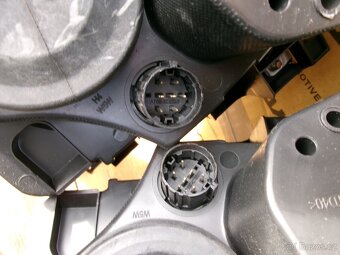 FIAT PUNTO EVO TYP 199 - PŘEDNÍ SVĚTLA - ANTHRACIT - 9