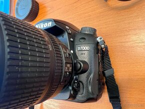 Nikon D7000 s příslušenstvím - VÝBORNÝ STAV - 9