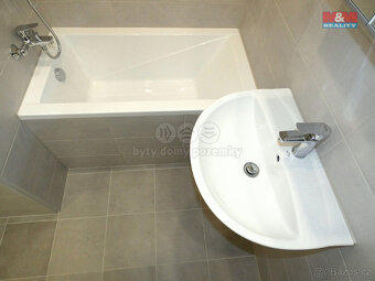 Prodej bytu 1+kk, 31 m², Ostrava, ul. Petruškova - 9