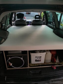Volkswagen Sharan 2.0 TDI s obytnou vestavbou - 9