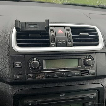 ŠKODA ROOMSTER 1.9 TDI 77KW R.V 2007 - 9