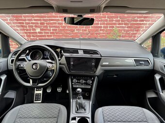 Volkswagen Touran 1.6 TDi, 85 kw, 2018, 126tkm, HIGHLINE - 9