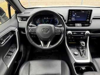 Toyota RAV4 2.5 Hybrid 131kW 2019 | 49500km, ČR, DPH, 1maj - 9