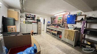 Rodinný dům 230 m2 o dispozici 2x bytová jednotka s garáží n - 9