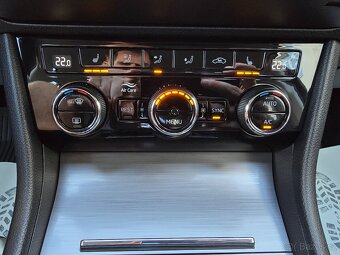 SUPERB III 2,0TSI 200kW 4x4 DSG STYLE KAMERA NAVI ACC ČR DPH - 9