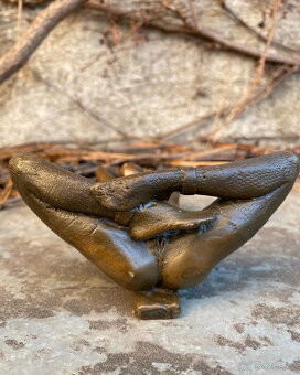 Bronzová socha nahá žena erotické těžítko dívka v poutech - 9