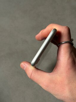 iPhone 8 64 gb stav A - 9