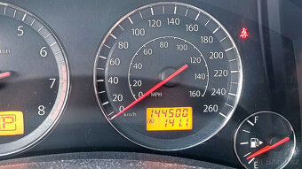Infiniti FX35 TOP Exkluzivní kus 144 KM - 9