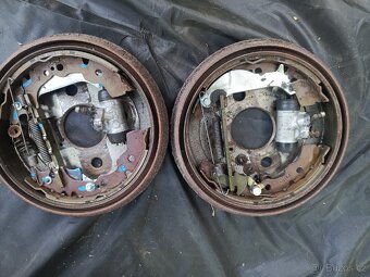 Díly z vozu Daihatsu Sirion,Subaru justy - 9