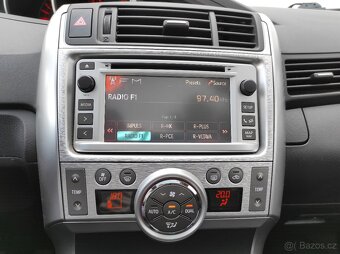 Toyota Verso 1.8 VVTi VÝBAVA ČR 2.MAJ. SERVIS 146 tis. km - 9