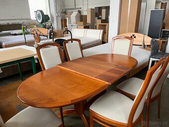 Jídelní stůl se židlemi. - 9