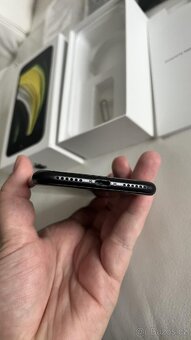 Iphone SE 2020 64GB Top stav - 9