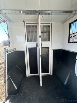 RENAULT MASTER 2,3 l prepravnik na kone - 9