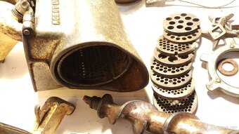 Starý kuchyňský robot UKS E20A + příslušenství - 9