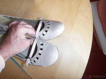 kožené značkové lodičky - vel. 38 - 9