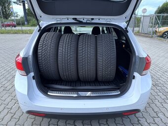 Hyundai i40, 1.6GDi 99 kW navi. xenony - 9