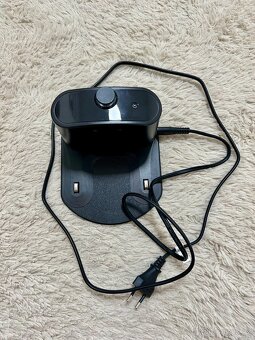 Robotický vysavač iRobot Roomba i7 / černá - 9
