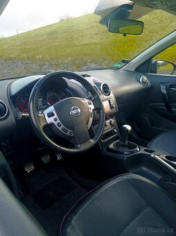 Nissan Qashqai Tekna 1.6i 86kw, 12/2013, 7 míst - 9