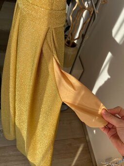 Plesové (maturitní) šaty (zlaté s flitry, vel. M) - 9