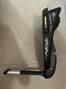 Autosedačka Britax Römer baby safe core 2023 + isofix Britax - 9