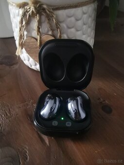 bezdrátová sluchátka Samsung Galaxy Buds Live - 9