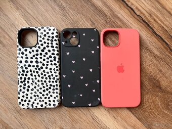 iPhone 13 256 GB bílý - 9