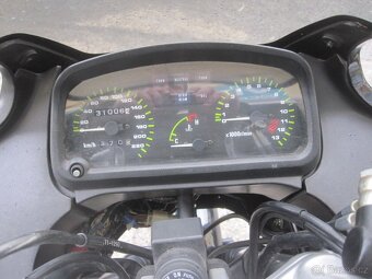 Kawasaki GPZ 500S - 9