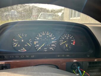 Mercedes Benz W126 300E - 9