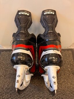 BRUSLE CCM JETSPEED FT6 VEL. 44/8,5D - 9