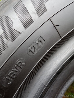 Zánovní letní pneumatiky Goodyear 215/60/17 8mm - 9