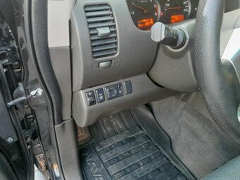 Prodám Nissan Navara D40 - 9