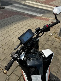 KTM DUKE 390 - 8,3 TISIC KM (2023) - 9
