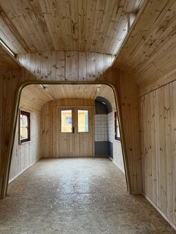 Maringotka délka 7 m.Šířka 2.60 .RETRO - 9