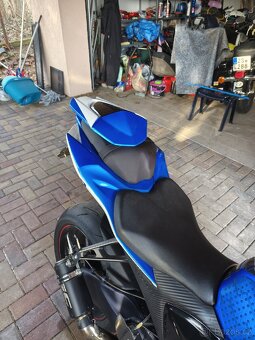 Suzuki gsxr 1000 - 9