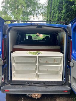 Renault Trafic Passenger 6 míst 2,0dci 84kw spací vestavba - 9