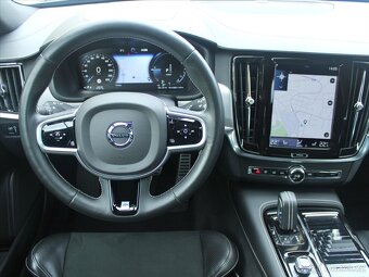 Volvo V90 2,0 T8 PHEV eAWD R-Design ČR 1.maj 16V eAWD 8A/T R - 9