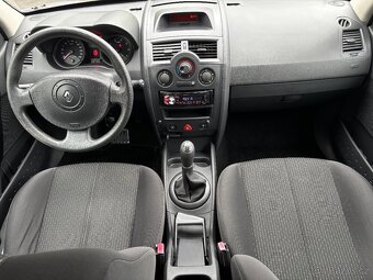 RENAULT MEGANE 1.4 - 9
