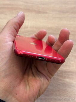 iPhone 8 64GB (nová baterie) - 9