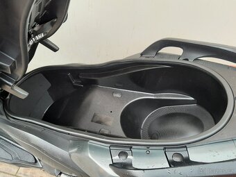 Yamaha X-Max 400, 2016, moc pěkný stav, poTK - 9