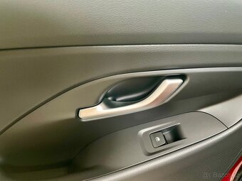 Hyundai i30 WG 1,5i 70kW Family 6MT - 9