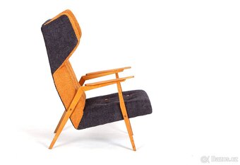 Stylové křeslo " Ušák " po přečalounění. - 9