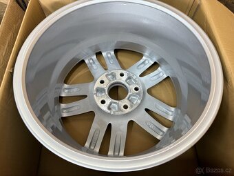 ORIGINÁLNÍ ALU KOLA AUDI Q7 4L 4L0601025B 8.5JX18H2 ET58 - 9