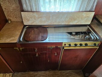 Karavan Wilk 780 - 9