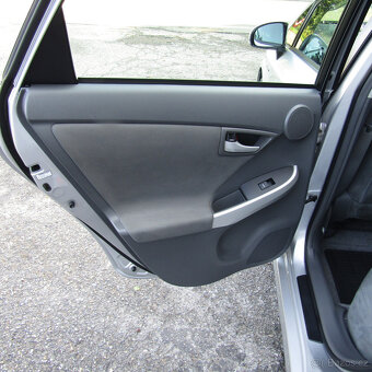 Toyota Prius 1,8i 73kw HYBRID, PLNÝ SERVIS TOYOTA, 121tkm - 9