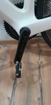 Celokarbonové silniční kolo - 9