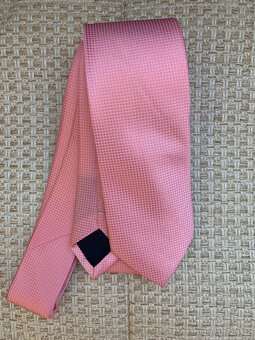 Růžová kravata - 9