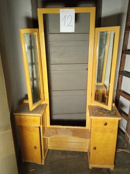 Starožitný nábytek - 9
