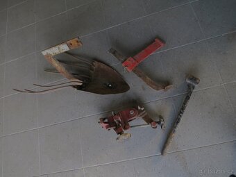 VARI - 9