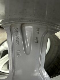 Originální zimní sada Audi A6 A7 C8 R19 90% pneu - 9